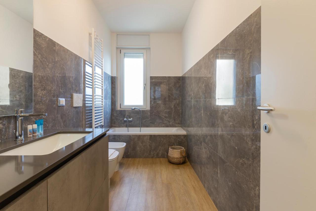 Luxury Apartment Near Navigli - Anemoni 5 Милан Экстерьер фото